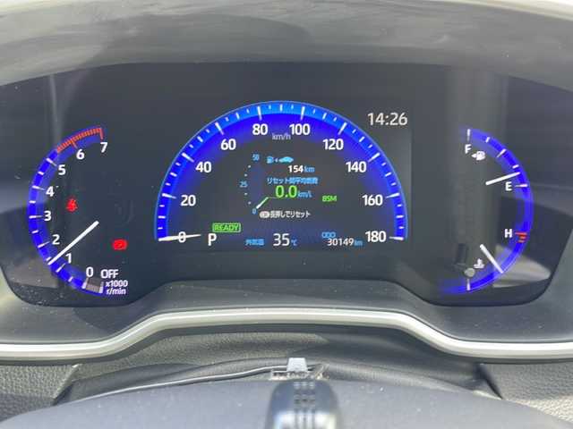 トヨタ カローラ スポーツ ハイブリッドG Z 山形県 2018(平30)年 3.1万km シルバーM ・純正9インチナビ/フルセグ/CD/DVD/Bluetooth/・フロント、バックカメラ/・純正前方ドラレコ/・ビルトインETC/・レーダークルーズコントロール/・レーンキープアシスト/・衝突被害軽減システム/・パーキングサポートブレーキ/・リアクロストラフィックアラート/・前後クリアランスソナー/・ブラインドスポットモニター/・ロードサインアシスト/・先行車発進告知/・AVS/・LEDヘッドライト/・オートマチックハイビーム/・電子パーキング/・オートブレーキホールド/・ハンドルヒーター/・フロントワイパーデアイサー/・純正AW/・純正マット/・エンジンスターター付きスマートキー/・スペアキー2本/・保証書/・取扱説明書