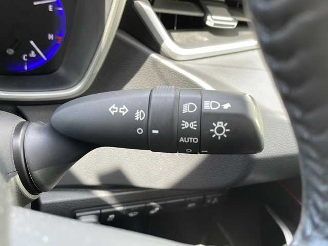 トヨタ カローラ スポーツ ハイブリッドG Z 山形県 2018(平30)年 3.1万km シルバーM ・純正9インチナビ/フルセグ/CD/DVD/Bluetooth/・フロント、バックカメラ/・純正前方ドラレコ/・ビルトインETC/・レーダークルーズコントロール/・レーンキープアシスト/・衝突被害軽減システム/・パーキングサポートブレーキ/・リアクロストラフィックアラート/・前後クリアランスソナー/・ブラインドスポットモニター/・ロードサインアシスト/・先行車発進告知/・AVS/・LEDヘッドライト/・オートマチックハイビーム/・電子パーキング/・オートブレーキホールド/・ハンドルヒーター/・フロントワイパーデアイサー/・純正AW/・純正マット/・エンジンスターター付きスマートキー/・スペアキー2本/・保証書/・取扱説明書
