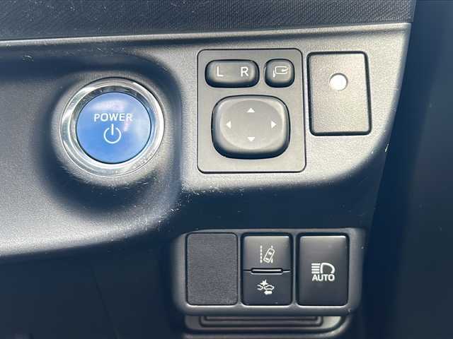 トヨタ アクア S スタイルブラック 愛知県 2018(平30)年 5.6万km ブラックマイカ /ワンオーナー//新車保証書//取扱説明書//スペアキー//純正ナビ/フルセグTV//バックカメラ//ETC//プッシュスタート//ドライブレコーダー//プリクラッシュセーフティ//レーンディパーチャーアラート//オートハイビーム//パーキングサポートブレーキ//電動格納ミラーウインカー//EVモード/ECOモード//ステアスイッチ//ドアバイザー//純正フロアマット