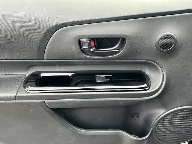 トヨタ アクア S スタイルブラック 愛知県 2018(平30)年 5.6万km ブラックマイカ /ワンオーナー//新車保証書//取扱説明書//スペアキー//純正ナビ/フルセグTV//バックカメラ//ETC//プッシュスタート//ドライブレコーダー//プリクラッシュセーフティ//レーンディパーチャーアラート//オートハイビーム//パーキングサポートブレーキ//電動格納ミラーウインカー//EVモード/ECOモード//ステアスイッチ//ドアバイザー//純正フロアマット
