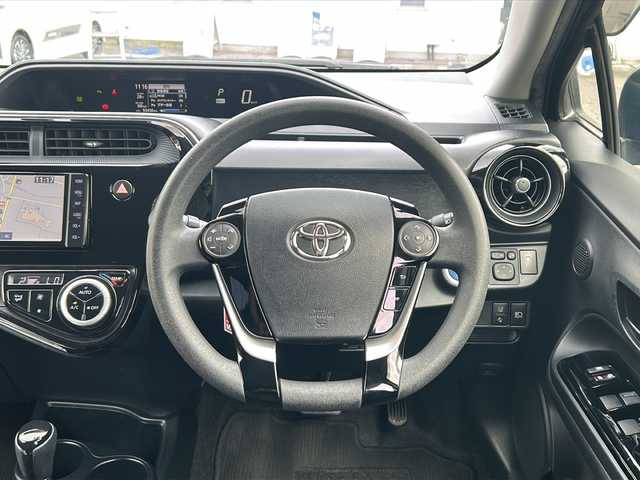 トヨタ アクア S スタイルブラック 愛知県 2018(平30)年 5.6万km ブラックマイカ /ワンオーナー//新車保証書//取扱説明書//スペアキー//純正ナビ/フルセグTV//バックカメラ//ETC//プッシュスタート//ドライブレコーダー//プリクラッシュセーフティ//レーンディパーチャーアラート//オートハイビーム//パーキングサポートブレーキ//電動格納ミラーウインカー//EVモード/ECOモード//ステアスイッチ//ドアバイザー//純正フロアマット