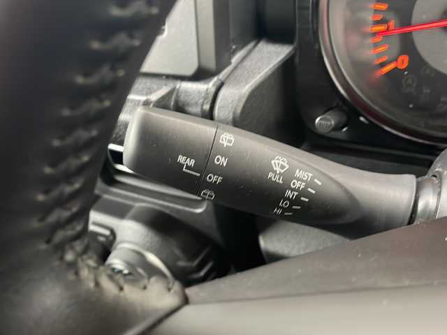 スズキ ジムニー XC 山形県 2021(令3)年 3.9万km キネティックイエロー/ブラック ・４WD/・ナビ/フルセグ/CD/DVD/Bluetooth/・社外前方ドラレコ/・ビルトインETC/・クルーズコントロール/・衝突被害軽減ブレーキ/・レーンキープアシスト/・ハイビームアシスト/・オートライト/・LEDヘッドランプ/・標識認識機能/・先行車発進告知/・ヒルディセントコントロール/・前席シートヒーター/・スペアキー1本/・保証書/・取扱説明書
