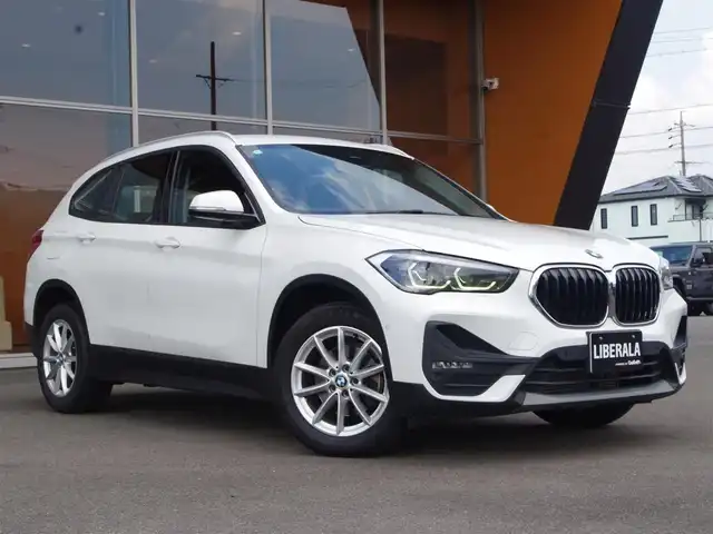 ＢＭＷ Ｘ１ xDrive 18d 岐阜県 2020(令2)年 5.6万km 白 コンフォートパッケージ/メーカーナビ/ Bluetooth CD DVD FM AM USB/ドライビング・アシスト/レーン・ディパーチャー・ウォーニング（車線逸脱警告システム）/前車接近警告機能/衝突回避・被害軽減ブレーキ/バーキングアシスト/リアビューカメラ/ルーフレール/パワーシート/パワーバックドア