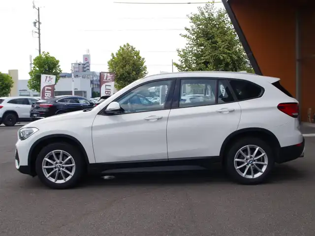 ＢＭＷ Ｘ１ xDrive 18d 岐阜県 2020(令2)年 5.6万km 白 コンフォートパッケージ/メーカーナビ/ Bluetooth CD DVD FM AM USB/ドライビング・アシスト/レーン・ディパーチャー・ウォーニング（車線逸脱警告システム）/前車接近警告機能/衝突回避・被害軽減ブレーキ/バーキングアシスト/リアビューカメラ/ルーフレール/パワーシート/パワーバックドア
