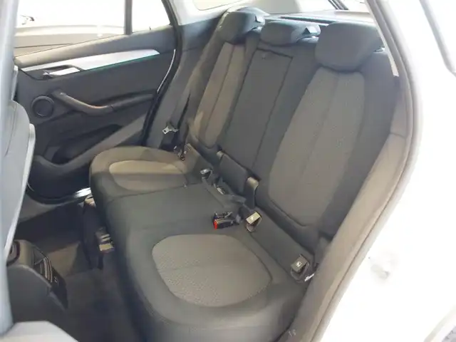 ＢＭＷ Ｘ１ xDrive 18d 岐阜県 2020(令2)年 5.6万km 白 コンフォートパッケージ/メーカーナビ/ Bluetooth CD DVD FM AM USB/ドライビング・アシスト/レーン・ディパーチャー・ウォーニング（車線逸脱警告システム）/前車接近警告機能/衝突回避・被害軽減ブレーキ/バーキングアシスト/リアビューカメラ/ルーフレール/パワーシート/パワーバックドア