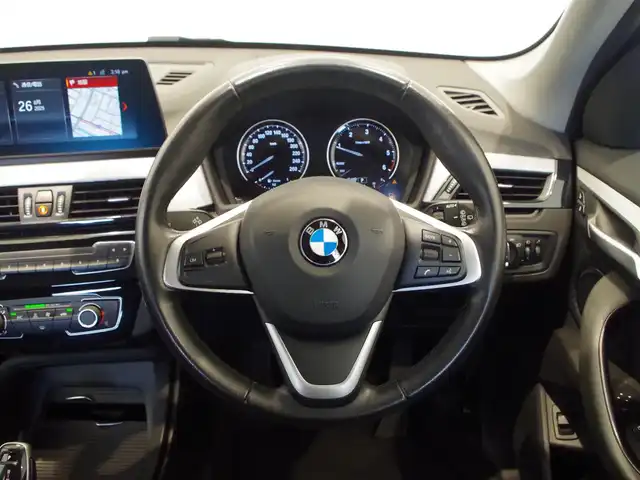 ＢＭＷ Ｘ１ xDrive 18d 岐阜県 2020(令2)年 5.6万km 白 コンフォートパッケージ/メーカーナビ/ Bluetooth CD DVD FM AM USB/ドライビング・アシスト/レーン・ディパーチャー・ウォーニング（車線逸脱警告システム）/前車接近警告機能/衝突回避・被害軽減ブレーキ/バーキングアシスト/リアビューカメラ/ルーフレール/パワーシート/パワーバックドア