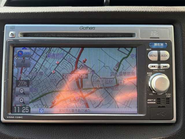 ホンダ フィット シャトル ハイブリッド スマートセレファインライン 宮城県 2013(平25)年 12.1万km クリスタルブラックパール 登録時走行距離120926km/SDナビ/CD/AM/FM/アイドリングストップ/横滑り防止/ETC/ステアリングリモコン/シートヒーター/寒冷地仕様/クルーズコントロール/オートライト/プッシュスタート/スマートキー/バックカメラ/純正フロアマット/フォグランプ