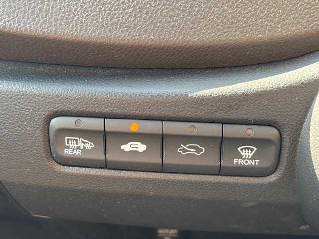 ホンダ フィット シャトル ハイブリッド スマートセレファインライン 宮城県 2013(平25)年 12.1万km クリスタルブラックパール 登録時走行距離120926km/SDナビ/CD/AM/FM/アイドリングストップ/横滑り防止/ETC/ステアリングリモコン/シートヒーター/寒冷地仕様/クルーズコントロール/オートライト/プッシュスタート/スマートキー/バックカメラ/純正フロアマット/フォグランプ