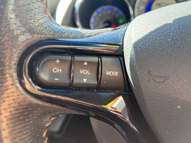 ホンダ フィット シャトル ハイブリッド スマートセレファインライン 宮城県 2013(平25)年 12.1万km クリスタルブラックパール 登録時走行距離120926km/SDナビ/CD/AM/FM/アイドリングストップ/横滑り防止/ETC/ステアリングリモコン/シートヒーター/寒冷地仕様/クルーズコントロール/オートライト/プッシュスタート/スマートキー/バックカメラ/純正フロアマット/フォグランプ