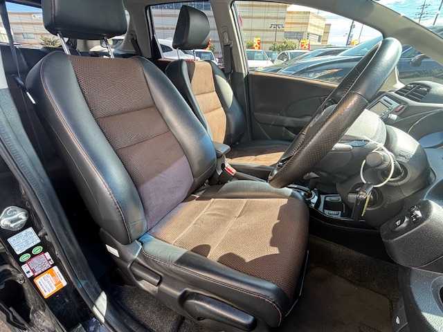 ホンダ フィット シャトル ハイブリッド スマートセレファインライン 宮城県 2013(平25)年 12.1万km クリスタルブラックパール 登録時走行距離120926km/SDナビ/CD/AM/FM/アイドリングストップ/横滑り防止/ETC/ステアリングリモコン/シートヒーター/寒冷地仕様/クルーズコントロール/オートライト/プッシュスタート/スマートキー/バックカメラ/純正フロアマット/フォグランプ