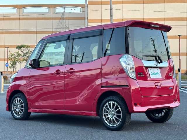 日産 デイズ ルークス ハイウェイスターX Gパッケージ 宮城県 2015(平27)年 8.9万km アゼリアピンク 登録時走行距離88331km/純正ナビ/フルセグTV/両側パワースライド/衝突軽減ブレーキ/アイドリングストップ/横滑り防止装置/ステアリングリモコン/プッシュスタート/スマートキー/オートライト/リアクーラー/社外アルミホイール/純正フロアマット/LEDライト/ドアバイザー/ウインターマックス03/   155/165R14(7mm)21年製