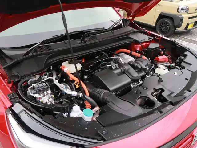 ホンダ ヴェゼル ハイブリッド e:HEV Z 千葉県 2025(令7)年 0.1千km プレミアムクリスタルレッドM 登録済未使用車/ホンダコネクトディスプレイ/ナビゲーション/フルセグTV/Bluetooth/AM/FM/USB/マルチビューカメラ/ホンダセンシング/BSI/ブラインドスポットインフォメーション/ハンズフリーアクセスパワーテールゲート/シートヒーター/ステアリングヒーター/ビルトインETC2.0/ハーフレザー/プレミアムオーディオ/純正18インチAW/レーダークルーズコントロール/パドルシフト/ワイヤレス充電/LEDヘッドライト/LEDフォグランプ/USB充電/スマートキー×2本/取説/保証書