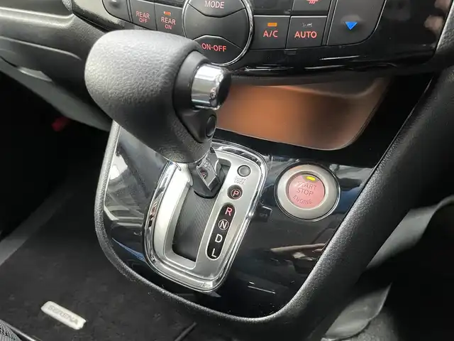 日産 セレナ HWS S HV Vセレ +Sefty Aセーフ 大阪府 2015(平27)年 6万km ダイヤモンドブラック 純正ナビ　全周囲カメラ　Bluetooth　フルセグTV　DVD再生　純正フリップダウンモニター　ドライブレコーダー　衝突軽減ブレーキ　両側パワースライドドア　クルーズコントロール　オートライト　LEDヘッドライト　スマートキー