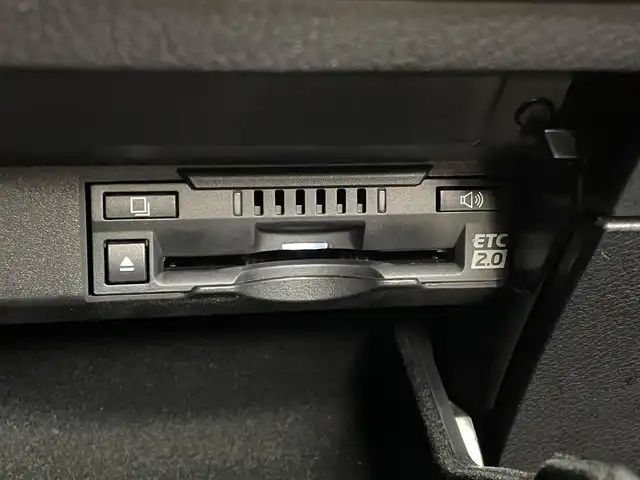 レクサス ＲＸ 300 Fスポーツ 埼玉県 2018(平30)年 6.3万km グラファイトブラックガラスフレーク サンルーフ　メーカーナビ　ＢＳＭ　ＨＵＤ　赤レザー　三眼ＬＥＤ　ビルトインＥＴＣ２．０　ドライブレコーダー　セーフティシステムプラス　レーダークルーズ　シートヒーター　ベンチレーション　ＡＣ１００Ｖ