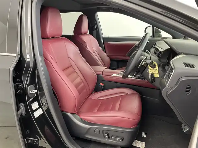 レクサス ＲＸ 300 Fスポーツ 埼玉県 2018(平30)年 6.3万km グラファイトブラックガラスフレーク サンルーフ　メーカーナビ　ＢＳＭ　ＨＵＤ　赤レザー　三眼ＬＥＤ　ビルトインＥＴＣ２．０　ドライブレコーダー　セーフティシステムプラス　レーダークルーズ　シートヒーター　ベンチレーション　ＡＣ１００Ｖ