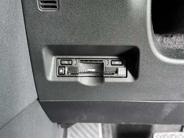 トヨタ アルファード Z 宮城県 2025(令7)年 0.5万km プラチナホワイトパールマイカ 左右独立ムーンルーフ/ユニバーサルステップ/＝＝＝/セーフティセンス/・プリクラッシュセーフティ/・レーントレーシングアシスト/・全車速追従機能付レーダークルーズコントロール/・アダプティブハイビームシステム/・ドライバー異常時対応システム/・プロアクティブドライビングアシスト/・発進遅れ告知機能/ブラインドスポットモニター/パーキングサポートブレーキ（前後方静止物/後方接近車両/後方歩行者）/床下透過表示機能付パノラミックビューモニター/14インチディスプレイオーディオ/・コネクティッドナビ対応14インチディスプレイ/・ナビ/・地デジTV/・USB/HDMI/・AppleCarPlay/AndroidAuto/・ETC2.0/ワイヤレス充電器/AC100V/1500W/デジタルインナーミラー/予約ロック機能付パワースライドドア（両側）/予約ロック機能付パワーバックドア/合皮シート/パワーシート（運転席メモリー機能付）/シートヒーター/ベンチレーション/ステアリングヒーター/電動パーキングブレーキ/ブレーキホールド/純正18インチAW