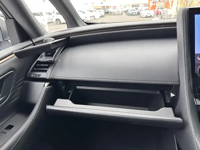 トヨタ アルファード Z 宮城県 2025(令7)年 0.5万km プラチナホワイトパールマイカ 左右独立ムーンルーフ/ユニバーサルステップ/＝＝＝/セーフティセンス/・プリクラッシュセーフティ/・レーントレーシングアシスト/・全車速追従機能付レーダークルーズコントロール/・アダプティブハイビームシステム/・ドライバー異常時対応システム/・プロアクティブドライビングアシスト/・発進遅れ告知機能/ブラインドスポットモニター/パーキングサポートブレーキ（前後方静止物/後方接近車両/後方歩行者）/床下透過表示機能付パノラミックビューモニター/14インチディスプレイオーディオ/・コネクティッドナビ対応14インチディスプレイ/・ナビ/・地デジTV/・USB/HDMI/・AppleCarPlay/AndroidAuto/・ETC2.0/ワイヤレス充電器/AC100V/1500W/デジタルインナーミラー/予約ロック機能付パワースライドドア（両側）/予約ロック機能付パワーバックドア/合皮シート/パワーシート（運転席メモリー機能付）/シートヒーター/ベンチレーション/ステアリングヒーター/電動パーキングブレーキ/ブレーキホールド/純正18インチAW