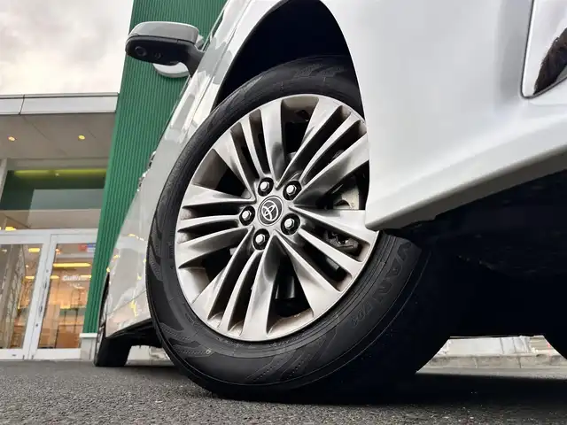 トヨタ アルファード Z 宮城県 2025(令7)年 0.5万km プラチナホワイトパールマイカ 左右独立ムーンルーフ/ユニバーサルステップ/＝＝＝/セーフティセンス/・プリクラッシュセーフティ/・レーントレーシングアシスト/・全車速追従機能付レーダークルーズコントロール/・アダプティブハイビームシステム/・ドライバー異常時対応システム/・プロアクティブドライビングアシスト/・発進遅れ告知機能/ブラインドスポットモニター/パーキングサポートブレーキ（前後方静止物/後方接近車両/後方歩行者）/床下透過表示機能付パノラミックビューモニター/14インチディスプレイオーディオ/・コネクティッドナビ対応14インチディスプレイ/・ナビ/・地デジTV/・USB/HDMI/・AppleCarPlay/AndroidAuto/・ETC2.0/ワイヤレス充電器/AC100V/1500W/デジタルインナーミラー/予約ロック機能付パワースライドドア（両側）/予約ロック機能付パワーバックドア/合皮シート/パワーシート（運転席メモリー機能付）/シートヒーター/ベンチレーション/ステアリングヒーター/電動パーキングブレーキ/ブレーキホールド/純正18インチAW