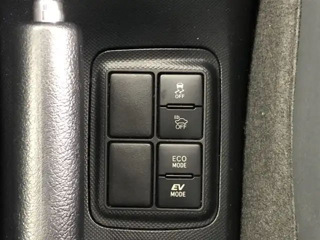 トヨタ アクア G GRスポーツ 愛知県 2019(平31)年 6.7万km ホワイトパールクリスタルシャイン プリクラッシュセーフティシステム/クルーズコントロール/純正ナビ【NSLN-W68】/Bluetooth/バックカメラ/ETC/LEDヘッドライト/オートライト/ハーフレザーシート/純正16インチAW