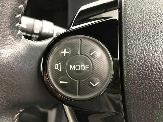 トヨタ アクア G GRスポーツ 愛知県 2019(平31)年 6.7万km ホワイトパールクリスタルシャイン プリクラッシュセーフティシステム/クルーズコントロール/純正ナビ【NSLN-W68】/Bluetooth/バックカメラ/ETC/LEDヘッドライト/オートライト/ハーフレザーシート/純正16インチAW