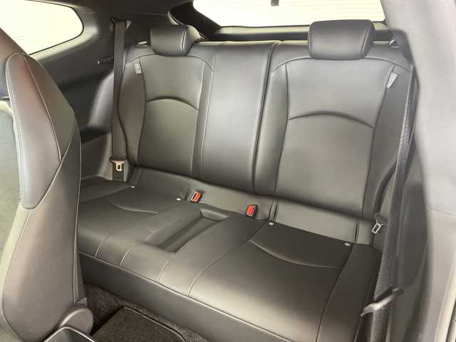 トヨタ ＧＲヤリス RZ ハイパフォーマンス 兵庫県 2025(令7)年 0.4万km プレシャスブラックパール ・4WD/・ナビパッケージ/・JBLプレミアムサウンドシステム/・ETC2.0/・8型ディスプレイオーディオ＆ナビ機能＆USB＆TV＆Miracast/・ナノイーX/・前席シートヒーター/・ステアリングヒーター/・トヨタセーフティーセンス/・プリクラッシュセーフティ/・レーントレーシングアシスト/・レーンディバチャーアラート（ステアリング制御機能付き）/・レーダークルーズコントロール/・オートマチックハイビーム/・ロードサインアシスト/・ブラインドスポットモニター/・安心降車アシスト/・クリアランスソナー/・カーボンルーフ（フィルム）/・GRロゴ入りカラードキャリパー（赤）/・純正18インチ鍛造アルミホイール（BBS製）/・本革巻き3本スポークステアリング（グレーステッチ）/・フロントフロアアンダーカバー/・プレミアムスポーツフロントシート/・ミラー型前後ドライブレコーダー/・純正GRフロアマット/・ステアリングスイッチ/・ドアバイザー/・LEDヘッドライト/・オートライト/・パドルシフト