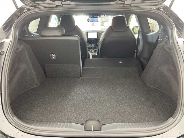 トヨタ ＧＲヤリス RZ ハイパフォーマンス 兵庫県 2025(令7)年 0.4万km プレシャスブラックパール ・4WD/・ナビパッケージ/・JBLプレミアムサウンドシステム/・ETC2.0/・8型ディスプレイオーディオ＆ナビ機能＆USB＆TV＆Miracast/・ナノイーX/・前席シートヒーター/・ステアリングヒーター/・トヨタセーフティーセンス/・プリクラッシュセーフティ/・レーントレーシングアシスト/・レーンディバチャーアラート（ステアリング制御機能付き）/・レーダークルーズコントロール/・オートマチックハイビーム/・ロードサインアシスト/・ブラインドスポットモニター/・安心降車アシスト/・クリアランスソナー/・カーボンルーフ（フィルム）/・GRロゴ入りカラードキャリパー（赤）/・純正18インチ鍛造アルミホイール（BBS製）/・本革巻き3本スポークステアリング（グレーステッチ）/・フロントフロアアンダーカバー/・プレミアムスポーツフロントシート/・ミラー型前後ドライブレコーダー/・純正GRフロアマット/・ステアリングスイッチ/・ドアバイザー/・LEDヘッドライト/・オートライト/・パドルシフト