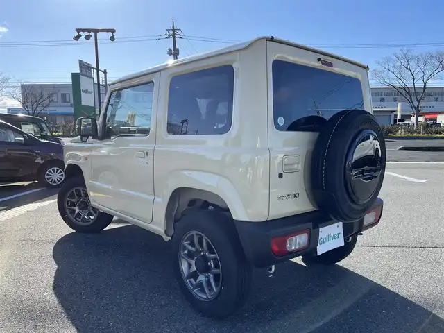 スズキ ジムニー XC 鳥取県 2024(令6)年 0.6万km シフォンアイボリーM ４WD・ターボ車/ツートンカラー/ホワイトルーフ/社外ナビ/フルセグ/DVD/CD/BT/ETC/前席シートヒーター/レーダークルーズコントロール/クルーズコントロール/レーンキープアシスト/LEDヘットライト/純正１６インチアルミホイール/アイドリングストップ/フロアマット