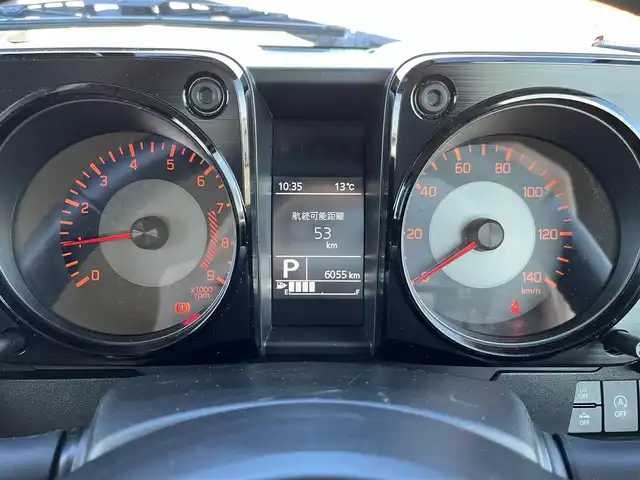 スズキ ジムニー XC 鳥取県 2024(令6)年 0.6万km シフォンアイボリーM ４WD・ターボ車/ツートンカラー/ホワイトルーフ/社外ナビ/フルセグ/DVD/CD/BT/ETC/前席シートヒーター/レーダークルーズコントロール/クルーズコントロール/レーンキープアシスト/LEDヘットライト/純正１６インチアルミホイール/アイドリングストップ/フロアマット