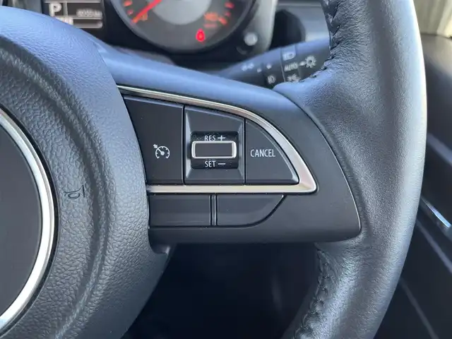 スズキ ジムニー XC 鳥取県 2024(令6)年 0.6万km シフォンアイボリーM ４WD・ターボ車/ツートンカラー/ホワイトルーフ/社外ナビ/フルセグ/DVD/CD/BT/ETC/前席シートヒーター/レーダークルーズコントロール/クルーズコントロール/レーンキープアシスト/LEDヘットライト/純正１６インチアルミホイール/アイドリングストップ/フロアマット