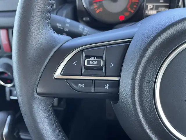 スズキ ジムニー XC 鳥取県 2024(令6)年 0.6万km シフォンアイボリーM ４WD・ターボ車/ツートンカラー/ホワイトルーフ/社外ナビ/フルセグ/DVD/CD/BT/ETC/前席シートヒーター/レーダークルーズコントロール/クルーズコントロール/レーンキープアシスト/LEDヘットライト/純正１６インチアルミホイール/アイドリングストップ/フロアマット