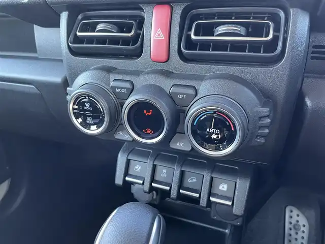 スズキ ジムニー XC 鳥取県 2024(令6)年 0.6万km シフォンアイボリーM ４WD・ターボ車/ツートンカラー/ホワイトルーフ/社外ナビ/フルセグ/DVD/CD/BT/ETC/前席シートヒーター/レーダークルーズコントロール/クルーズコントロール/レーンキープアシスト/LEDヘットライト/純正１６インチアルミホイール/アイドリングストップ/フロアマット