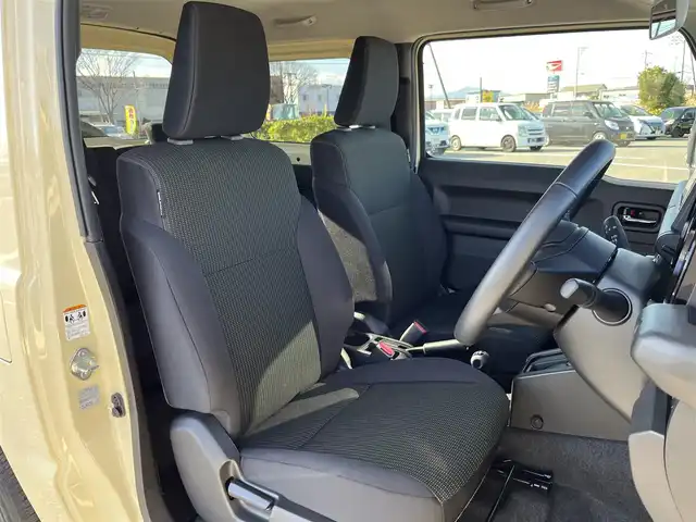 スズキ ジムニー XC 鳥取県 2024(令6)年 0.6万km シフォンアイボリーM ４WD・ターボ車/ツートンカラー/ホワイトルーフ/社外ナビ/フルセグ/DVD/CD/BT/ETC/前席シートヒーター/レーダークルーズコントロール/クルーズコントロール/レーンキープアシスト/LEDヘットライト/純正１６インチアルミホイール/アイドリングストップ/フロアマット