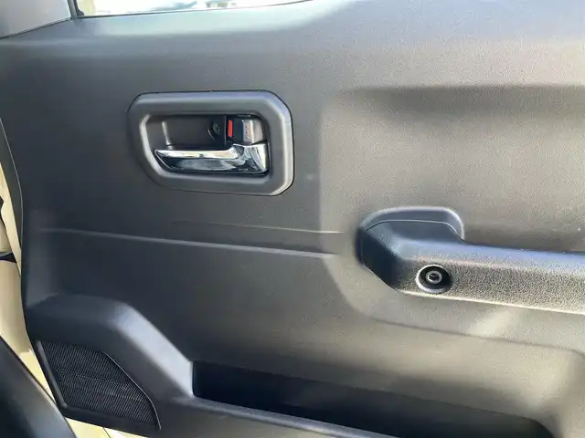 スズキ ジムニー XC 鳥取県 2024(令6)年 0.6万km シフォンアイボリーM ４WD・ターボ車/ツートンカラー/ホワイトルーフ/社外ナビ/フルセグ/DVD/CD/BT/ETC/前席シートヒーター/レーダークルーズコントロール/クルーズコントロール/レーンキープアシスト/LEDヘットライト/純正１６インチアルミホイール/アイドリングストップ/フロアマット