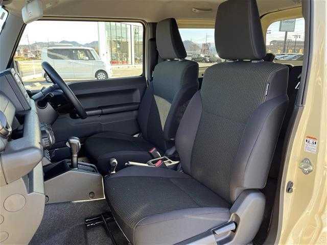 スズキ ジムニー XC 鳥取県 2024(令6)年 0.6万km シフォンアイボリーM ４WD・ターボ車/ツートンカラー/ホワイトルーフ/社外ナビ/フルセグ/DVD/CD/BT/ETC/前席シートヒーター/レーダークルーズコントロール/クルーズコントロール/レーンキープアシスト/LEDヘットライト/純正１６インチアルミホイール/アイドリングストップ/フロアマット