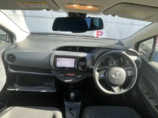 トヨタ ヴィッツ ハイブリッド F 茨城県 2017(平29)年 3.3万km グレーメタリック