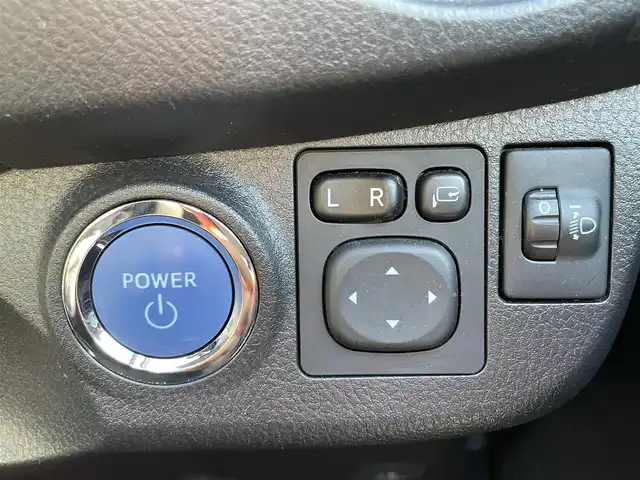 トヨタ ヴィッツ ハイブリッド F 茨城県 2017(平29)年 3.3万km グレーメタリック