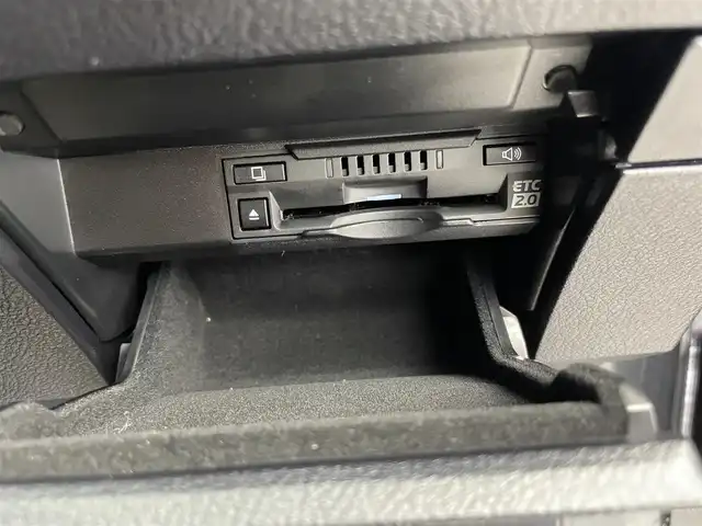 レクサス ＲＸ 450hL 富山県 2018(平30)年 6.5万km グラファイトブラックガラスフレーク 純正ナビ（AM/FM/CD/DVD/BD/AUX/USB/BT）/フルセグTV/パノラミックビューモニター/Fスポーツグリル/TRDフロントエアロ/サンルーフ/プリクラッシュセーフティ/レーンキーピングアシスト/オートマチックハイビーム/レーダークルーズコントロール/ブラインドスポットモニター/クリアランスソナー/ヘッドアップディスプレイ/本革シート（ノーブルブラウン）/1列目メモリ付きシート/パワーシート/1/2列目シートヒーター/1列目エアシート/電動格納サードシート/ステアリングヒーター/純正20インチAW/3眼LEDヘッドライト/LEDフォグランプ/シーケンシャルランプ/置くだけ充電/100V充電/デジタルインナーミラー/ドライブレコーダー前後/ビルトインETC2.0/パドルシフト/オートブレーキホールド/電動パーキングブレーキ/純正フロアマット/スペアキー/カードキーあり/プッシュスタート/取扱説明書/保証書