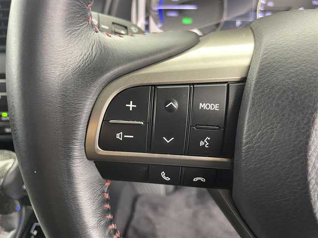 レクサス ＲＸ 450hL 富山県 2018(平30)年 6.5万km グラファイトブラックガラスフレーク 純正ナビ（AM/FM/CD/DVD/BD/AUX/USB/BT）/フルセグTV/パノラミックビューモニター/Fスポーツグリル/TRDフロントエアロ/サンルーフ/プリクラッシュセーフティ/レーンキーピングアシスト/オートマチックハイビーム/レーダークルーズコントロール/ブラインドスポットモニター/クリアランスソナー/ヘッドアップディスプレイ/本革シート（ノーブルブラウン）/1列目メモリ付きシート/パワーシート/1/2列目シートヒーター/1列目エアシート/電動格納サードシート/ステアリングヒーター/純正20インチAW/3眼LEDヘッドライト/LEDフォグランプ/シーケンシャルランプ/置くだけ充電/100V充電/デジタルインナーミラー/ドライブレコーダー前後/ビルトインETC2.0/パドルシフト/オートブレーキホールド/電動パーキングブレーキ/純正フロアマット/スペアキー/カードキーあり/プッシュスタート/取扱説明書/保証書