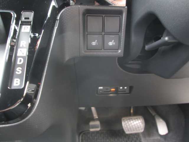 ダイハツ タント カスタム RS セレクション 広島県 2020(令2)年 3.7万km ブラックマイカメタリック 社外メモリーナビ/フルセグTV・BTオーディオ/シートヒーター/ハーフレザーシート/スマートアシスト/LEDオートライト/レーダークルーズコントロール/スーパーロングシートスライド/両側パワースライドドア/バックカメラ/ETC