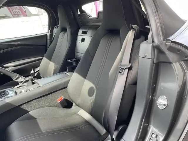 マツダ ロードスター S スペシャルパッケージ 大分県 2022(令4)年 1.5万km マシーングレープレミアムM ワンオーナー/メーカーOPナビ 【BTオーディオ/USB】/純正16インチアルミホイール/スマートシティーブレーキサポート/ブラインドスポットモニター/レーンアシスト/リアクリアランスソナー/ETC/USBソケット/横滑り防止装置/LEDヘッドライト/オートライト/レザーステアリング/チルトステアリング/ステアリングリモコン/オートワイパー/エンジンプッシュスタート/フロアマット/電動調整ミラー/サイド&Wエアバッグ/ABS/スマートキー×2/保証書/車両取説