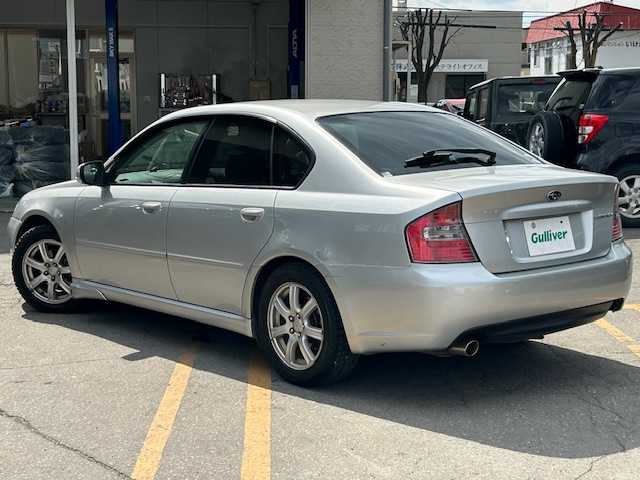 スバル レガシィ Ｂ４ 2．0i 道東・釧路十勝 2005(平17)年 10.2万km ブリリアントシルバーメタリック 4WD/寒冷地仕様/純正ナビ/社外モニター/保証書/記録簿（H26~R6）/ライトレベライザー/フォグランプ/純正フロアマット/純正ドアバイザー/盗難防止装置/純正アルミセット/Wエアバック/スペアキー1本