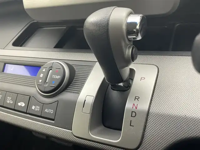 ホンダ フリード ハイブリット ジャストセレクション 茨城県 2014(平26)年 5.7万km スーパープラチナメタリック 純正ナビ［VXM-145VFi］/ワンセグ再生可/バックカメラ/両側パワースライドドア/寒冷地仕様/クルーズコントロール/純正アルミホイール/純正フロアマット/ハーフレザーシート/ビルトインETC