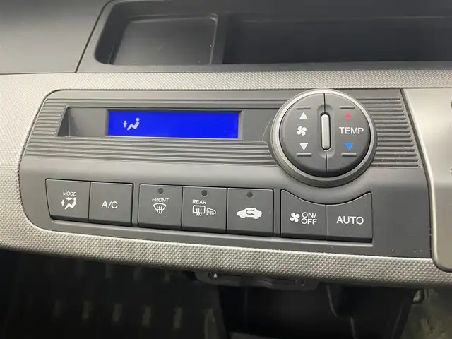 ホンダ フリード ハイブリット ジャストセレクション 茨城県 2014(平26)年 5.7万km スーパープラチナメタリック 純正ナビ［VXM-145VFi］/ワンセグ再生可/バックカメラ/両側パワースライドドア/寒冷地仕様/クルーズコントロール/純正アルミホイール/純正フロアマット/ハーフレザーシート/ビルトインETC