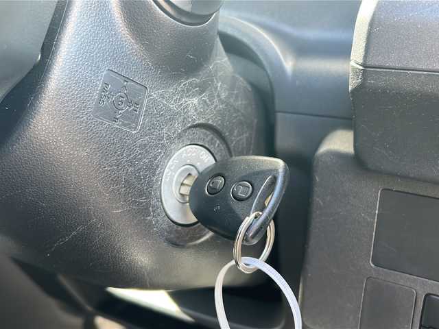 トヨタ ピクシスメガ D SAⅢ 埼玉県 2019(令1)年 5.5万km タングステングレーM (株)IDOMが運営する【じしゃロン熊谷店】の自社ローン専用車両になりますこちらは現金またはオートローンご利用時の価格です。自社ローンご希望の方は別途その旨お申付け下さい/純正ナビ　NSLN-W68/スマートアシストIII/・衝突回避支援ブレーキ機能/・衝突警報機能/・車線逸脱警報機能/・誤発進抑制制御機能/・先行車発進お知らせ機能/・オートハイビーム/ETC/バックカメラ/両側イージークローザードア/純正フロアマット/リモコンキー/アイドリングストップ/車両・ナビ取扱説明書