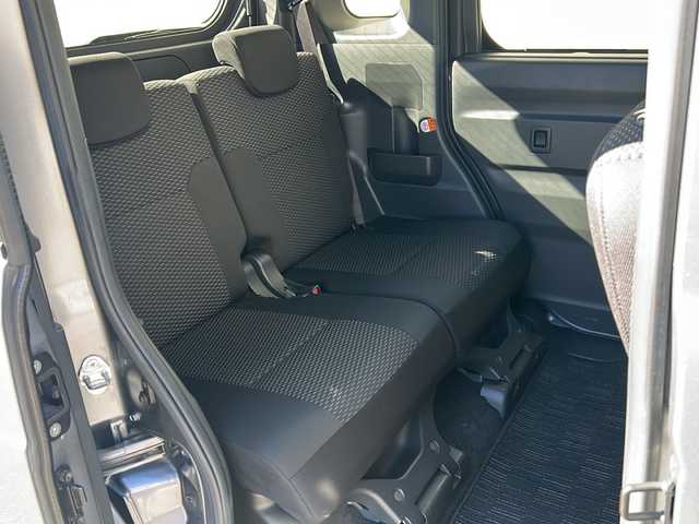 トヨタ ピクシスメガ D SAⅢ 埼玉県 2019(令1)年 5.5万km タングステングレーM (株)IDOMが運営する【じしゃロン熊谷店】の自社ローン専用車両になりますこちらは現金またはオートローンご利用時の価格です。自社ローンご希望の方は別途その旨お申付け下さい/純正ナビ　NSLN-W68/スマートアシストIII/・衝突回避支援ブレーキ機能/・衝突警報機能/・車線逸脱警報機能/・誤発進抑制制御機能/・先行車発進お知らせ機能/・オートハイビーム/ETC/バックカメラ/両側イージークローザードア/純正フロアマット/リモコンキー/アイドリングストップ/車両・ナビ取扱説明書