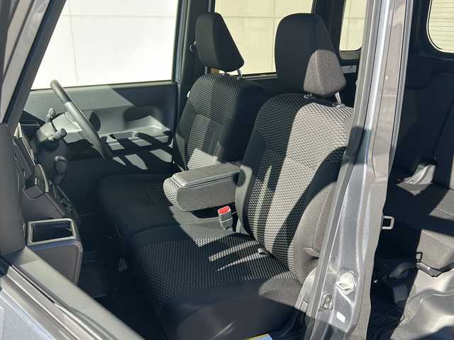 トヨタ ピクシスメガ D SAⅢ 埼玉県 2019(令1)年 5.5万km タングステングレーM (株)IDOMが運営する【じしゃロン熊谷店】の自社ローン専用車両になりますこちらは現金またはオートローンご利用時の価格です。自社ローンご希望の方は別途その旨お申付け下さい/純正ナビ　NSLN-W68/スマートアシストIII/・衝突回避支援ブレーキ機能/・衝突警報機能/・車線逸脱警報機能/・誤発進抑制制御機能/・先行車発進お知らせ機能/・オートハイビーム/ETC/バックカメラ/両側イージークローザードア/純正フロアマット/リモコンキー/アイドリングストップ/車両・ナビ取扱説明書