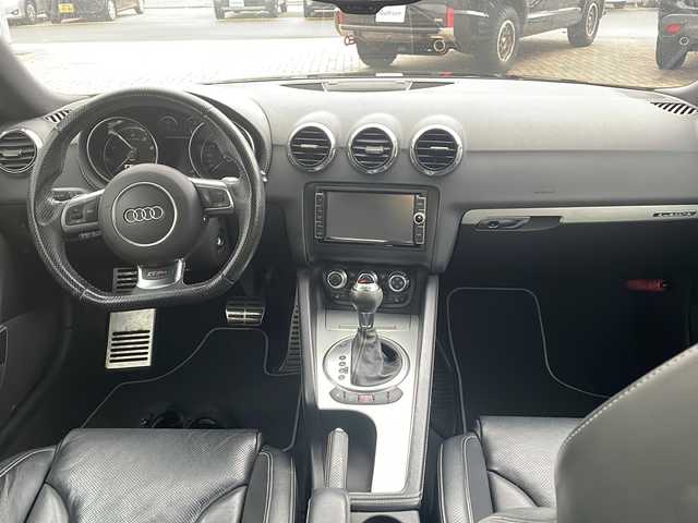 アウディ ＴＴＲＳ クーペ 鳥取県 2012(平24)年 13万km パンサーブラッククリスタルエフェクト ディーラー車/左ハンドル/RSモノコックブレーキ/RSパンチングレザーシート/RSスポーツステアリング/大型リアスポイラー/スポーツエキゾースト/純正キーレスx２個/メーカーHDDナビ/フルセグ・Bluetooth/バックカメラ/前席パワーシート/前席シートヒーター/クルーズコントロール/パドルシフト/リアソナー/オートエアコン/オートライト/キセノンライト/ビルトインETC/保証書・取説