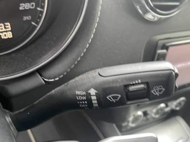 アウディ ＴＴＲＳ クーペ 鳥取県 2012(平24)年 13万km パンサーブラッククリスタルエフェクト ディーラー車/左ハンドル/RSモノコックブレーキ/RSパンチングレザーシート/RSスポーツステアリング/大型リアスポイラー/スポーツエキゾースト/純正キーレスx２個/メーカーHDDナビ/フルセグ・Bluetooth/バックカメラ/前席パワーシート/前席シートヒーター/クルーズコントロール/パドルシフト/リアソナー/オートエアコン/オートライト/キセノンライト/ビルトインETC/保証書・取説