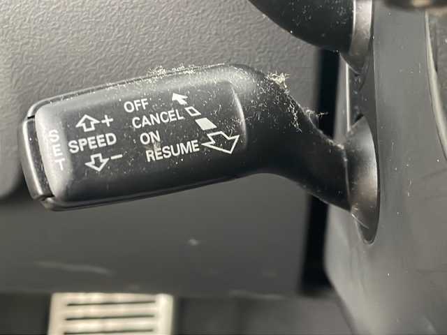 アウディ ＴＴＲＳ クーペ 鳥取県 2012(平24)年 13万km パンサーブラッククリスタルエフェクト ディーラー車/左ハンドル/RSモノコックブレーキ/RSパンチングレザーシート/RSスポーツステアリング/大型リアスポイラー/スポーツエキゾースト/純正キーレスx２個/メーカーHDDナビ/フルセグ・Bluetooth/バックカメラ/前席パワーシート/前席シートヒーター/クルーズコントロール/パドルシフト/リアソナー/オートエアコン/オートライト/キセノンライト/ビルトインETC/保証書・取説