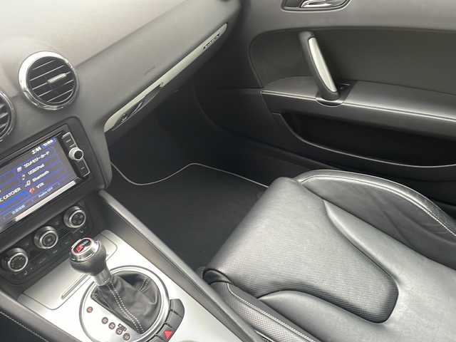 アウディ ＴＴＲＳ クーペ 鳥取県 2012(平24)年 13万km パンサーブラッククリスタルエフェクト ディーラー車/左ハンドル/RSモノコックブレーキ/RSパンチングレザーシート/RSスポーツステアリング/大型リアスポイラー/スポーツエキゾースト/純正キーレスx２個/メーカーHDDナビ/フルセグ・Bluetooth/バックカメラ/前席パワーシート/前席シートヒーター/クルーズコントロール/パドルシフト/リアソナー/オートエアコン/オートライト/キセノンライト/ビルトインETC/保証書・取説